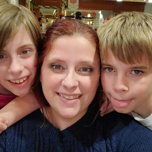 Meet your Posher, Lorrie